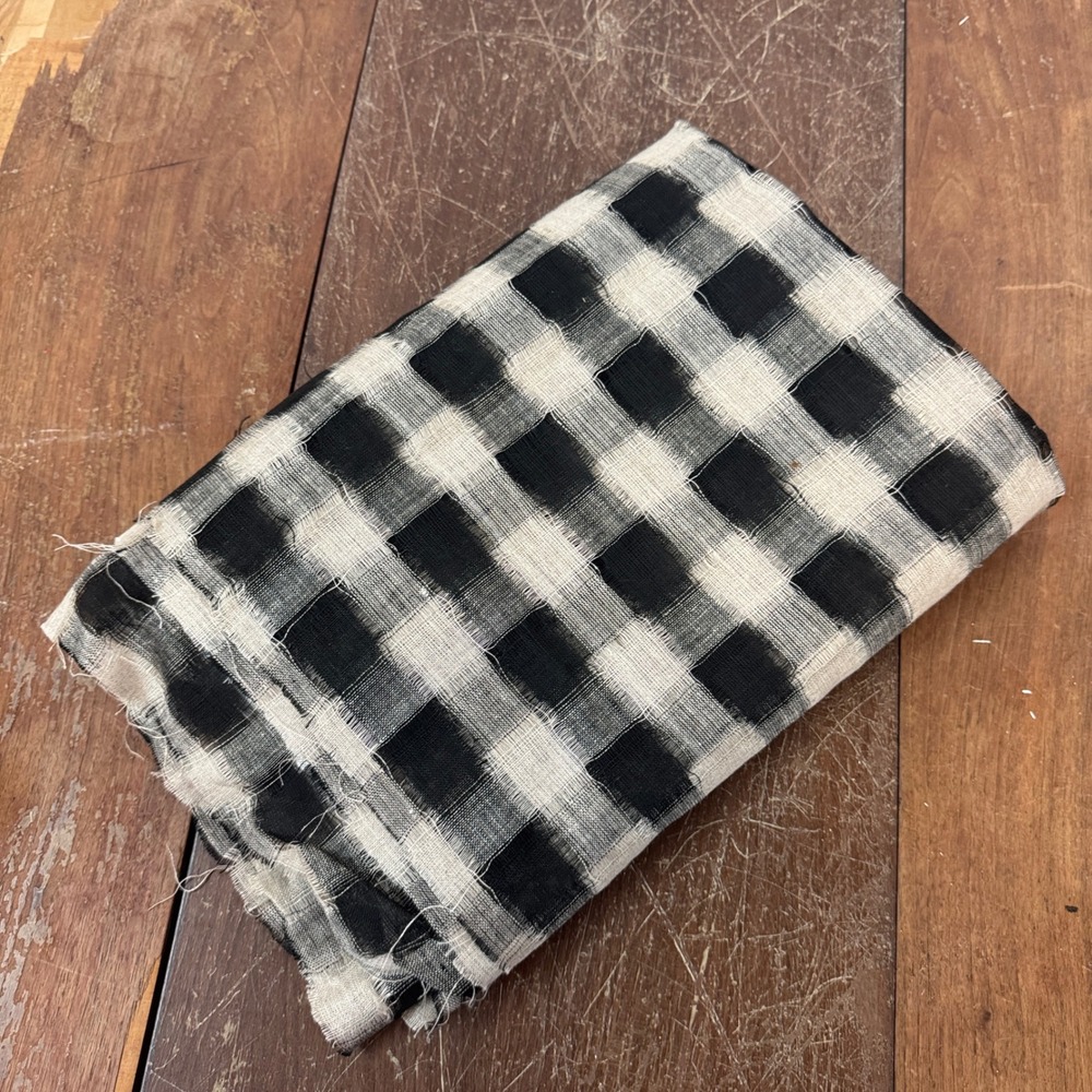 Black and Beige Checkered Gauze Fabric Lightweight Craft Sewing 168"‎ Remnant